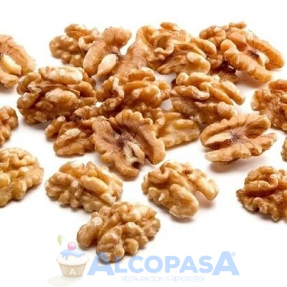 NUECES MONDADAS EN MITADES USA 90% (BOLSA 1Kg)
